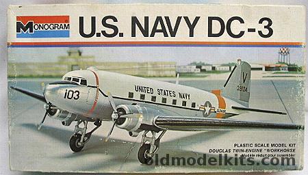 Monogram 1/90 US Navy DC-3 (R4D-5), 7590 plastic model kit